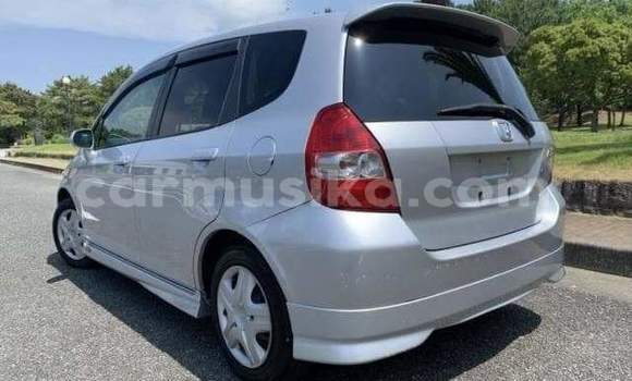 Nunua Ilio tumika Honda Fit Fedha Gari ndani ya Beitbridge nchini Matabeleland Kusini Nunua Ilio tumika Honda Fit Fedha Gari ndani ya Beitbridge nchini Matabeleland Kusini