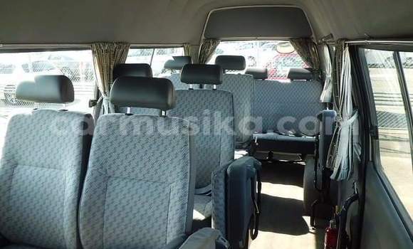 Acheter Occasion Voiture Toyota Hiace Blanc à Beitbridge, Matabeleland South Acheter Occasion Voiture Toyota Hiace Blanc à Beitbridge, Matabeleland South