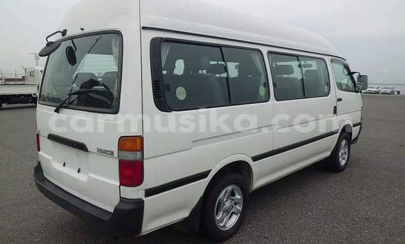 Acheter Occasion Voiture Toyota Hiace Blanc à Beitbridge, Matabeleland South Acheter Occasion Voiture Toyota Hiace Blanc à Beitbridge, Matabeleland South