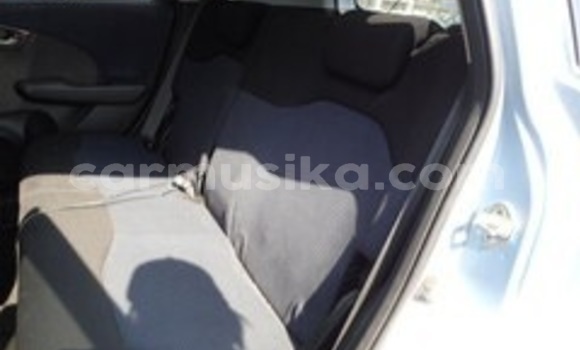 Nunua Ilio tumika Honda Fit Fedha Gari ndani ya Beitbridge nchini Matabeleland Kusini Nunua Ilio tumika Honda Fit Fedha Gari ndani ya Beitbridge nchini Matabeleland Kusini