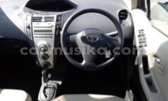 Nunua Ilio tumika Toyota Vitz Fedha Gari ndani ya Beitbridge nchini Matabeleland Kusini Nunua Ilio tumika Toyota Vitz Fedha Gari ndani ya Beitbridge nchini Matabeleland Kusini