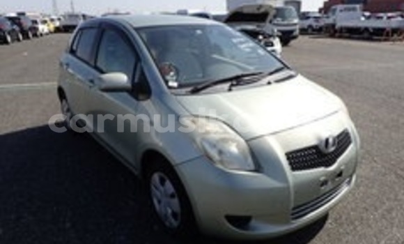 Nunua Ilio tumika Toyota Vitz Fedha Gari ndani ya Beitbridge nchini Matabeleland Kusini Nunua Ilio tumika Toyota Vitz Fedha Gari ndani ya Beitbridge nchini Matabeleland Kusini