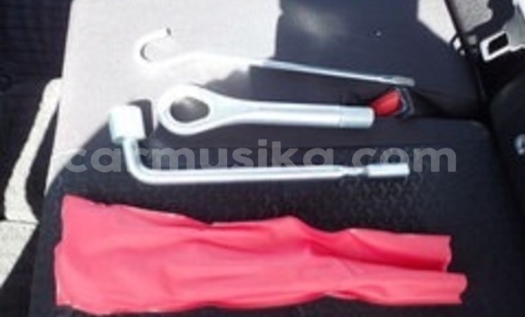 Acheter Occasion Voiture Toyota REVO CAB Z-EDITION Blanc à Beitbridge, Matabeleland South Acheter Occasion Voiture Toyota REVO CAB Z-EDITION Blanc à Beitbridge, Matabeleland South