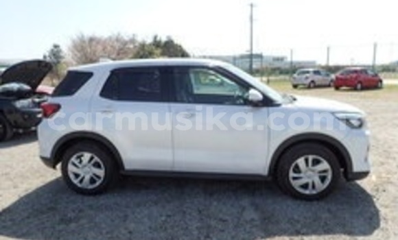 Acheter Occasion Voiture Toyota REVO CAB Z-EDITION Blanc à Beitbridge, Matabeleland South Acheter Occasion Voiture Toyota REVO CAB Z-EDITION Blanc à Beitbridge, Matabeleland South