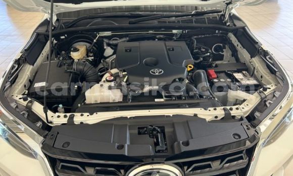 Nunua Ilio tumika Toyota Fortuner Nyeupe Gari ndani ya Beitbridge nchini Matabeleland Kusini Nunua Ilio tumika Toyota Fortuner Nyeupe Gari ndani ya Beitbridge nchini Matabeleland Kusini