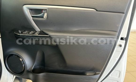 Nunua Ilio tumika Toyota Fortuner Nyeupe Gari ndani ya Beitbridge nchini Matabeleland Kusini Nunua Ilio tumika Toyota Fortuner Nyeupe Gari ndani ya Beitbridge nchini Matabeleland Kusini