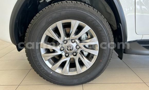 Nunua Ilio tumika Toyota Fortuner Nyeupe Gari ndani ya Beitbridge nchini Matabeleland Kusini Nunua Ilio tumika Toyota Fortuner Nyeupe Gari ndani ya Beitbridge nchini Matabeleland Kusini