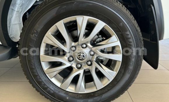 Nunua Ilio tumika Toyota Fortuner Nyeupe Gari ndani ya Beitbridge nchini Matabeleland Kusini Nunua Ilio tumika Toyota Fortuner Nyeupe Gari ndani ya Beitbridge nchini Matabeleland Kusini