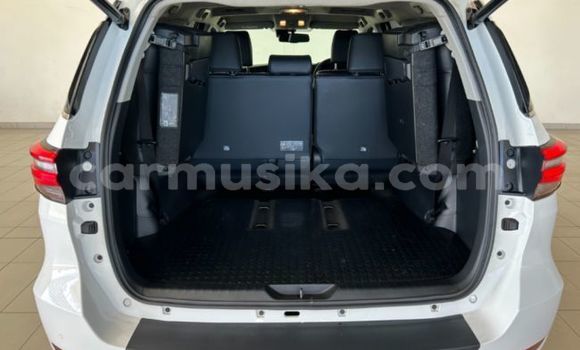 Nunua Ilio tumika Toyota Fortuner Nyeupe Gari ndani ya Beitbridge nchini Matabeleland Kusini Nunua Ilio tumika Toyota Fortuner Nyeupe Gari ndani ya Beitbridge nchini Matabeleland Kusini