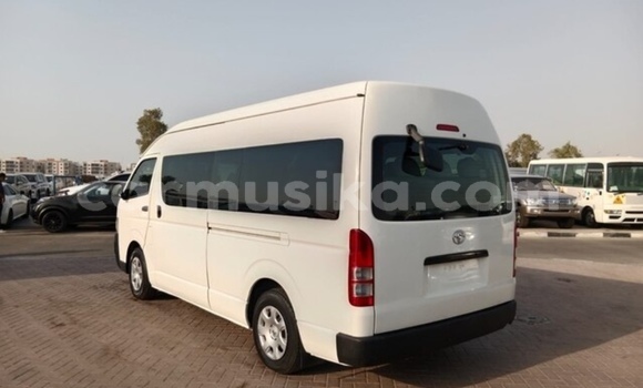 Tenga Tsaru Toyota Hiace Chena Mota in Beitbridge in Matabeleland South Tenga Tsaru Toyota Hiace Chena Mota in Beitbridge in Matabeleland South