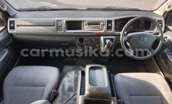 Tenga Tsaru Toyota Hiace Chena Mota in Beitbridge in Matabeleland South Tenga Tsaru Toyota Hiace Chena Mota in Beitbridge in Matabeleland South