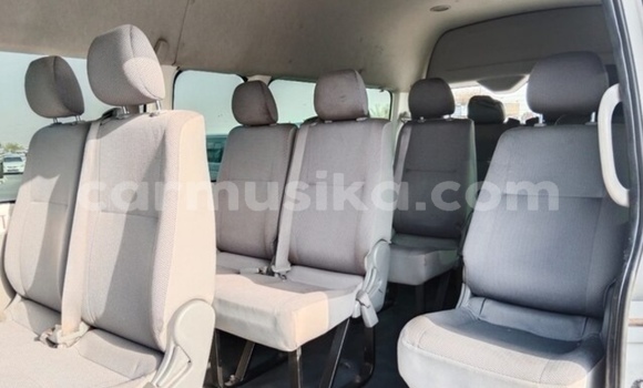 Tenga Tsaru Toyota Hiace Chena Mota in Beitbridge in Matabeleland South Tenga Tsaru Toyota Hiace Chena Mota in Beitbridge in Matabeleland South