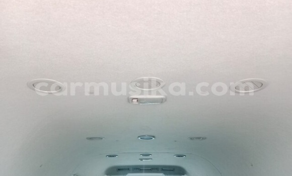 Tenga Tsaru Toyota Hiace Chena Mota in Beitbridge in Matabeleland South Tenga Tsaru Toyota Hiace Chena Mota in Beitbridge in Matabeleland South