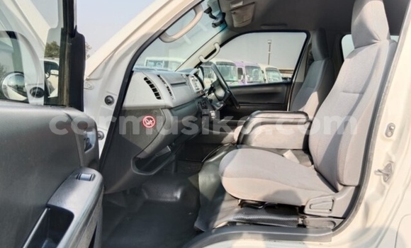 Tenga Tsaru Toyota Hiace Chena Mota in Beitbridge in Matabeleland South Tenga Tsaru Toyota Hiace Chena Mota in Beitbridge in Matabeleland South