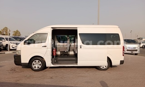 Tenga Tsaru Toyota Hiace Chena Mota in Beitbridge in Matabeleland South Tenga Tsaru Toyota Hiace Chena Mota in Beitbridge in Matabeleland South