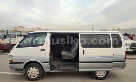 Nunua Ilio tumika Toyota Hiace Nyingine Gari ndani ya Beitbridge nchini Matabeleland Kusini Nunua Ilio tumika Toyota Hiace Nyingine Gari ndani ya Beitbridge nchini Matabeleland Kusini