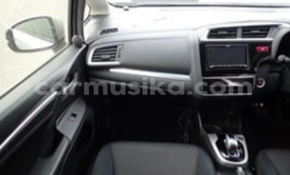 Acheter Occasion Voiture Honda Fit Gris à Beitbridge, Matabeleland South Acheter Occasion Voiture Honda Fit Gris à Beitbridge, Matabeleland South