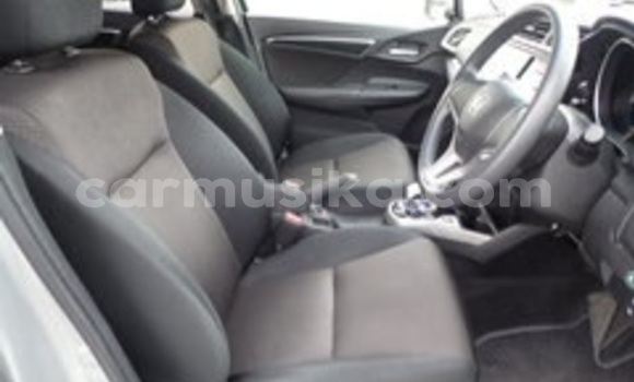 Acheter Occasion Voiture Honda Fit Gris à Beitbridge, Matabeleland South Acheter Occasion Voiture Honda Fit Gris à Beitbridge, Matabeleland South