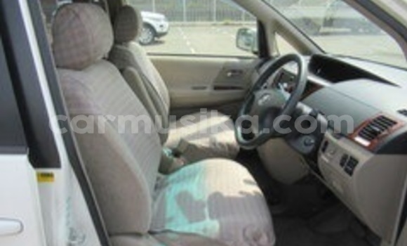 Acheter Occasion Voiture Toyota Noah Blanc à Beitbridge, Matabeleland South Acheter Occasion Voiture Toyota Noah Blanc à Beitbridge, Matabeleland South