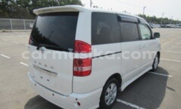 Acheter Occasion Voiture Toyota Noah Blanc à Beitbridge, Matabeleland South Acheter Occasion Voiture Toyota Noah Blanc à Beitbridge, Matabeleland South