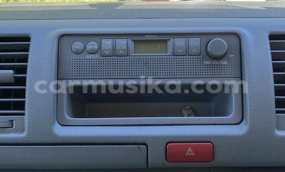 Buy Used Toyota Hiace White Car in Beitbridge in Matabeleland South Buy Used Toyota Hiace White Car in Beitbridge in Matabeleland South