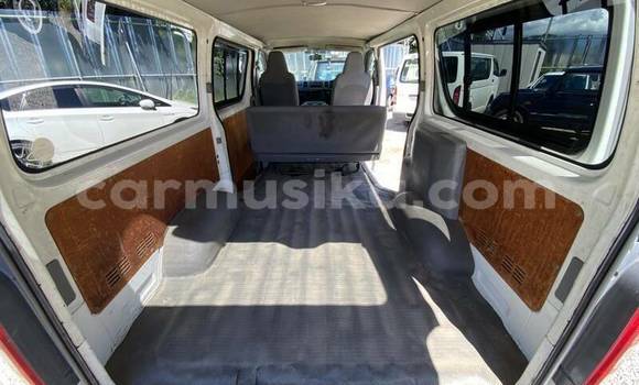Buy Used Toyota Hiace White Car in Beitbridge in Matabeleland South Buy Used Toyota Hiace White Car in Beitbridge in Matabeleland South