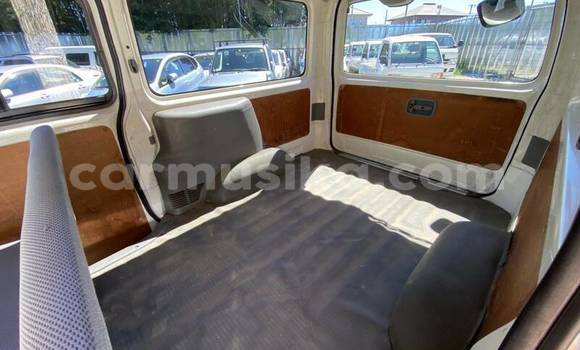 Buy Used Toyota Hiace White Car in Beitbridge in Matabeleland South Buy Used Toyota Hiace White Car in Beitbridge in Matabeleland South