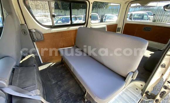 Buy Used Toyota Hiace White Car in Beitbridge in Matabeleland South Buy Used Toyota Hiace White Car in Beitbridge in Matabeleland South