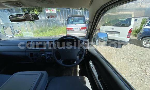 Buy Used Toyota Hiace White Car in Beitbridge in Matabeleland South Buy Used Toyota Hiace White Car in Beitbridge in Matabeleland South