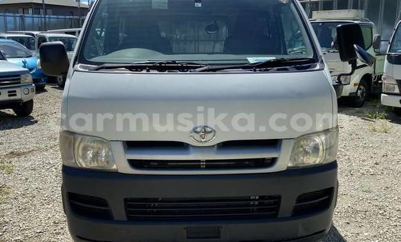 Buy Used Toyota Hiace White Car in Beitbridge in Matabeleland South Buy Used Toyota Hiace White Car in Beitbridge in Matabeleland South