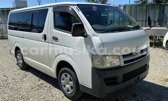 Buy Used Toyota Hiace White Car in Beitbridge in Matabeleland South Buy Used Toyota Hiace White Car in Beitbridge in Matabeleland South