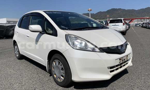 Buy Used Honda Fit White Car in Beitbridge in Matabeleland South