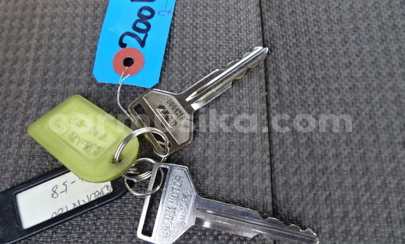 Buy Used Toyota Hiace White Car in Beitbridge in Matabeleland South Buy Used Toyota Hiace White Car in Beitbridge in Matabeleland South