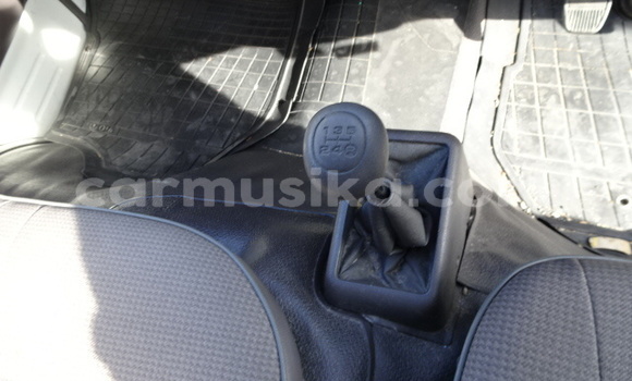 Buy Used Toyota Hiace White Car in Beitbridge in Matabeleland South Buy Used Toyota Hiace White Car in Beitbridge in Matabeleland South