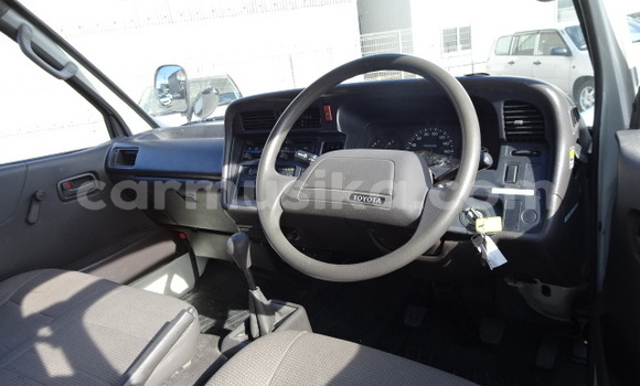 Buy Used Toyota Hiace White Car in Beitbridge in Matabeleland South Buy Used Toyota Hiace White Car in Beitbridge in Matabeleland South