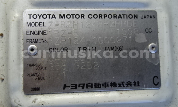 Buy Used Toyota Hiace White Car in Beitbridge in Matabeleland South Buy Used Toyota Hiace White Car in Beitbridge in Matabeleland South