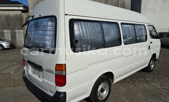 Buy Used Toyota Hiace White Car in Beitbridge in Matabeleland South Buy Used Toyota Hiace White Car in Beitbridge in Matabeleland South