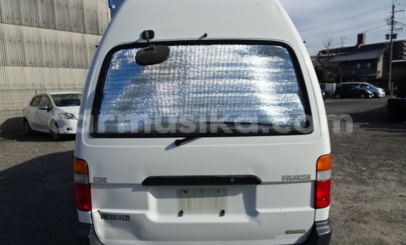 Buy Used Toyota Hiace White Car in Beitbridge in Matabeleland South Buy Used Toyota Hiace White Car in Beitbridge in Matabeleland South