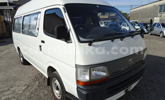 Buy Used Toyota Hiace White Car in Beitbridge in Matabeleland South Buy Used Toyota Hiace White Car in Beitbridge in Matabeleland South