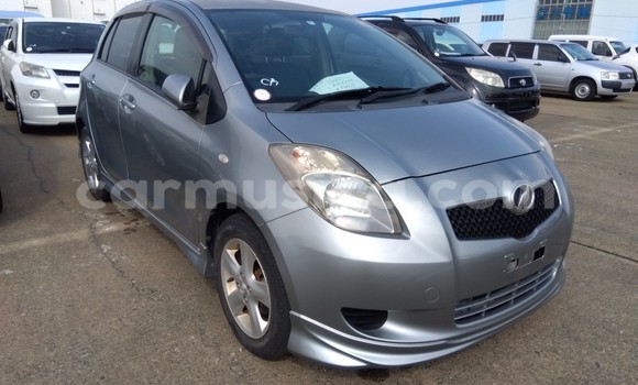 Nunua Ilio tumika Toyota Vitz Fedha Gari ndani ya Beitbridge nchini Matabeleland Kusini