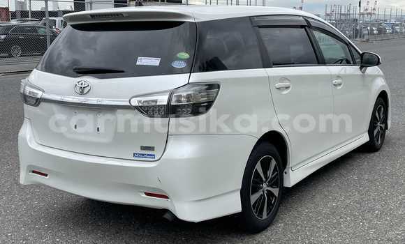 Acheter Occasion Voiture Toyota Wish Blanc à Beitbridge, Matabeleland South Acheter Occasion Voiture Toyota Wish Blanc à Beitbridge, Matabeleland South