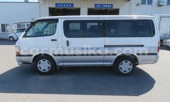 Tenga Tsaru Toyota Hiace Zvimwe Mota in Beitbridge in Matabeleland South Tenga Tsaru Toyota Hiace Zvimwe Mota in Beitbridge in Matabeleland South