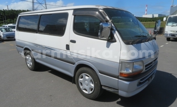 Tenga Tsaru Toyota Hiace Zvimwe Mota in Beitbridge in Matabeleland South Tenga Tsaru Toyota Hiace Zvimwe Mota in Beitbridge in Matabeleland South