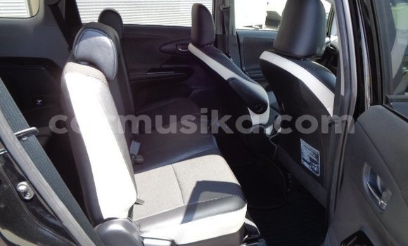 Acheter Occasion Voiture Toyota Wish Noir à Beitbridge, Matabeleland South Acheter Occasion Voiture Toyota Wish Noir à Beitbridge, Matabeleland South