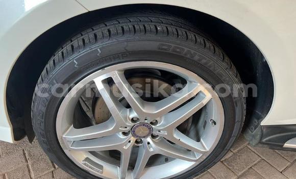 Acheter Occasion Voiture Mercedes‒Benz ML–Class Blanc à Beitbridge, Matabeleland South Acheter Occasion Voiture Mercedes‒Benz ML–Class Blanc à Beitbridge, Matabeleland South