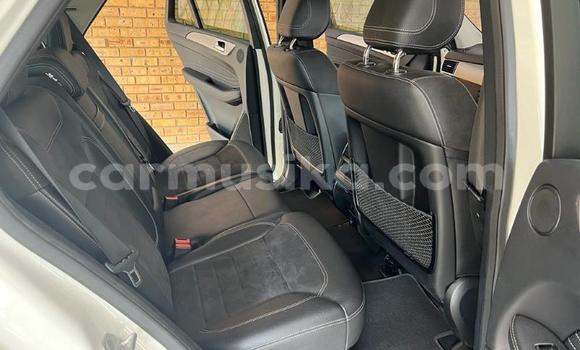 Acheter Occasion Voiture Mercedes‒Benz ML–Class Blanc à Beitbridge, Matabeleland South Acheter Occasion Voiture Mercedes‒Benz ML–Class Blanc à Beitbridge, Matabeleland South