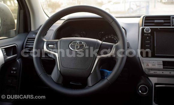 Acheter Import Voiture Toyota Land Cruiser Noir à Import - Dubai, Harare Acheter Import Voiture Toyota Land Cruiser Noir à Import - Dubai, Harare