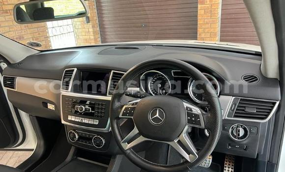 Acheter Occasion Voiture Mercedes‒Benz ML–Class Blanc à Beitbridge, Matabeleland South Acheter Occasion Voiture Mercedes‒Benz ML–Class Blanc à Beitbridge, Matabeleland South