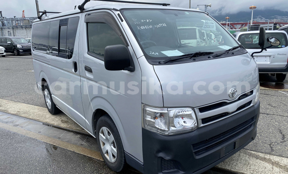 Buy Used Toyota Hiace Silver Car in Beitbridge in Matabeleland South Buy Used Toyota Hiace Silver Car in Beitbridge in Matabeleland South