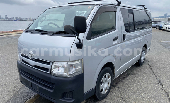 Buy Used Toyota Hiace Silver Car in Beitbridge in Matabeleland South Buy Used Toyota Hiace Silver Car in Beitbridge in Matabeleland South